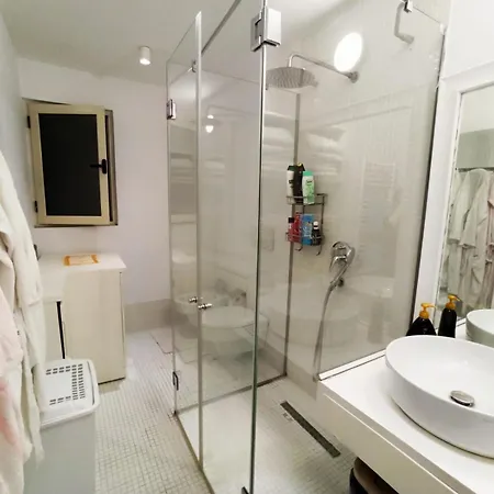 Sunny House * Tirana