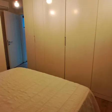 Sunny House Apartment